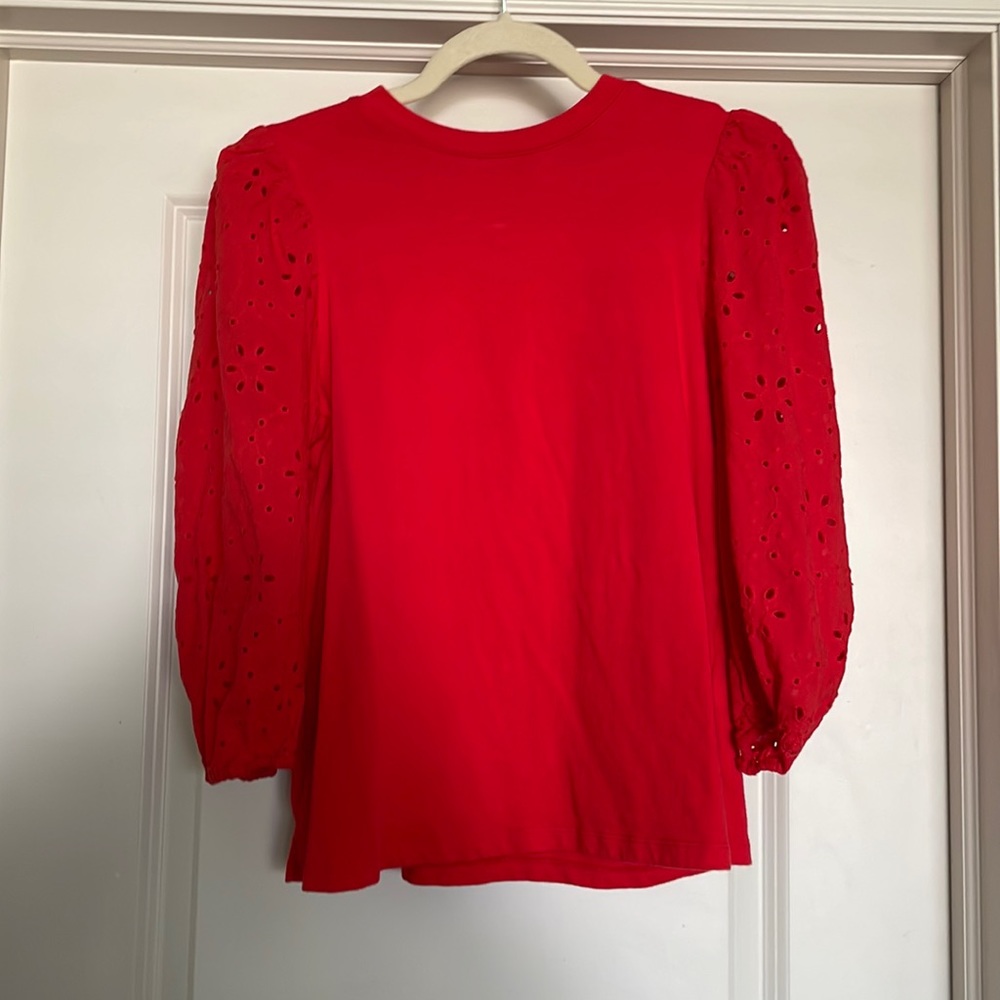 Eyelets sleeve top